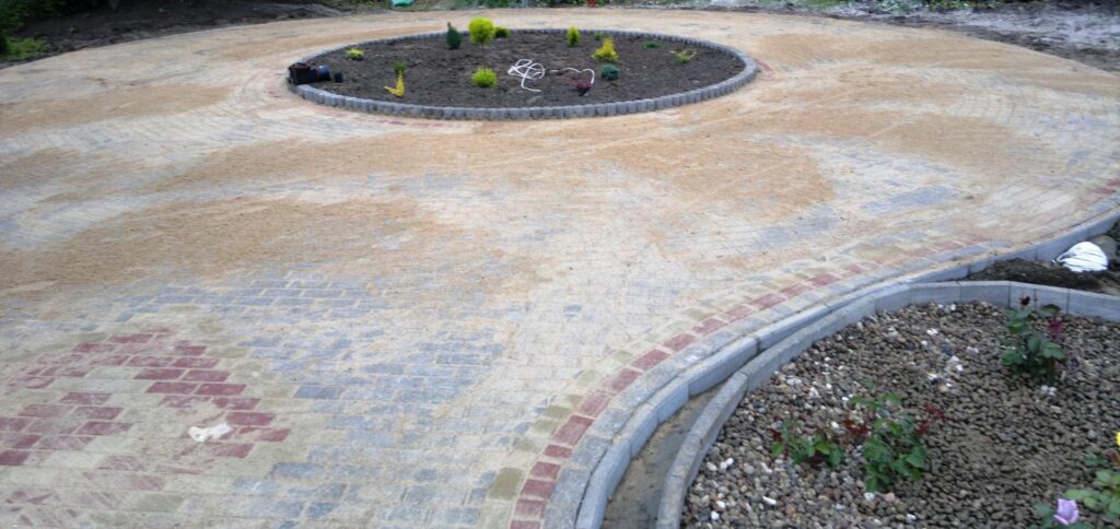 podjazd z kostki - mini rondo