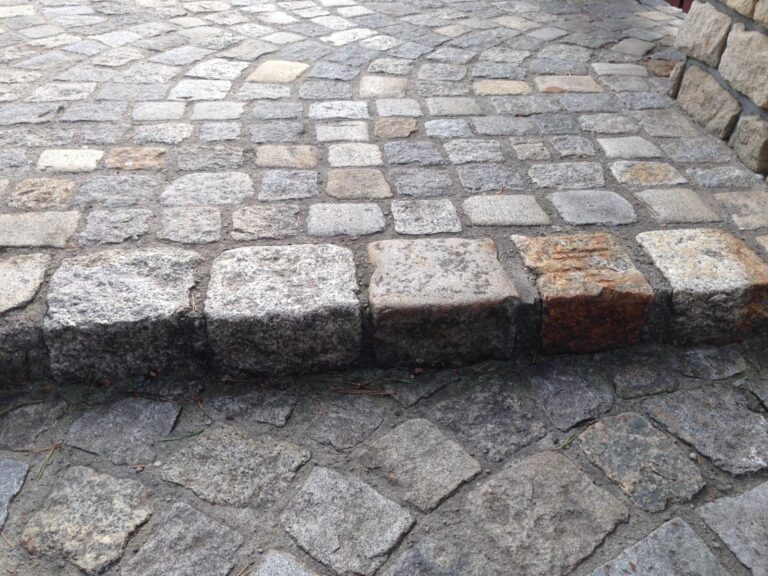 schody z kamienia łupanego